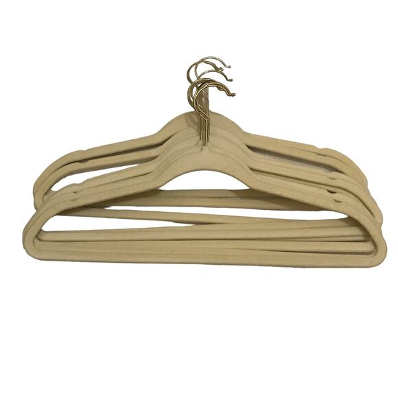 10 Cream color Velvet hangers - Picture 1 of 1